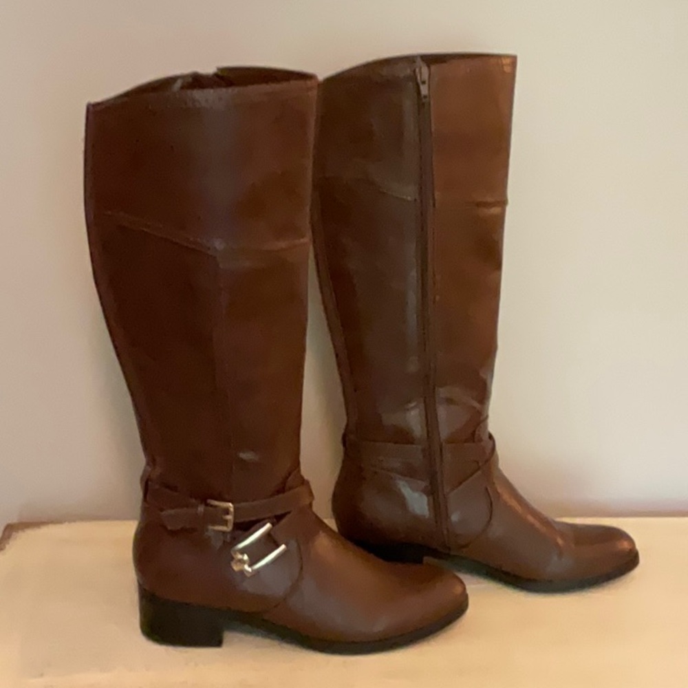 Brown Heeled Boots with Equestrian Charm